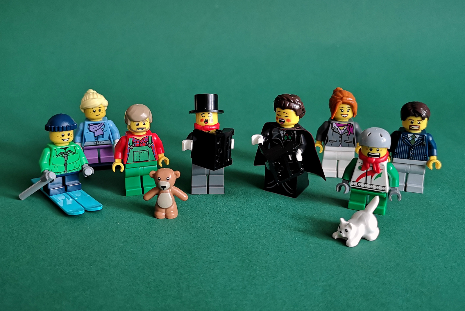 10249 LEGO Set Minifiguren Großaufnahme