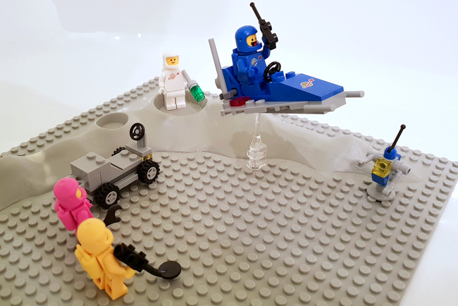 70841 LEGO Minifiguren Space blau weiß gelb rosa