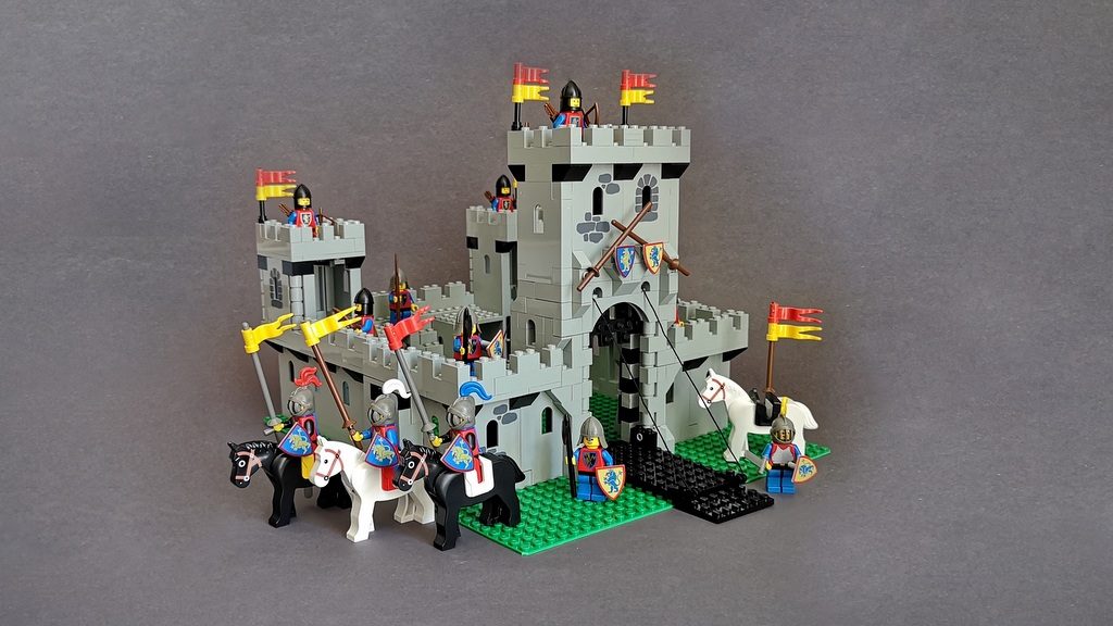 In dieser LEGO-Review zu Burg 6080 von 1984 findest Du tolle Infos, Gedanken und Bilder.