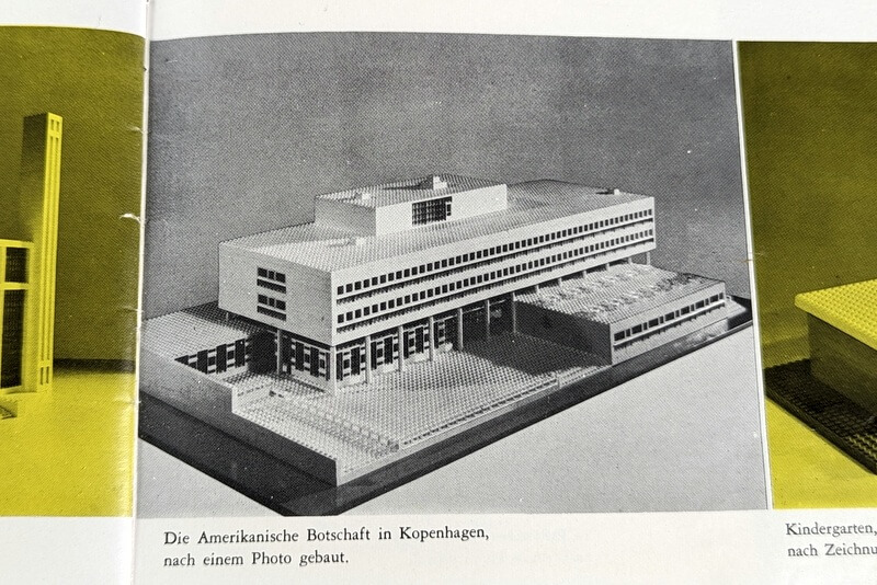 Amerikanische Botschaft in Kopenhagen Anfang der 60er-Jahre gebaut aus Lego-Steinen.