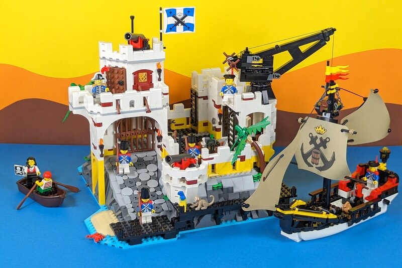 Die Festung mit Schiff und Piraten.