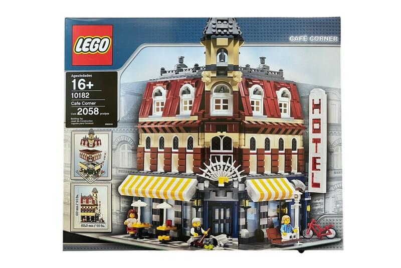Originalverpacktes Lego-Set 10182 Cafe Corner.