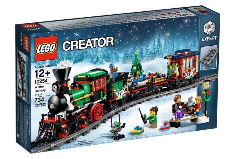 Der bekannte Weihnachtszug von Lego mit der Setnummer 10254 in seiner OVP.