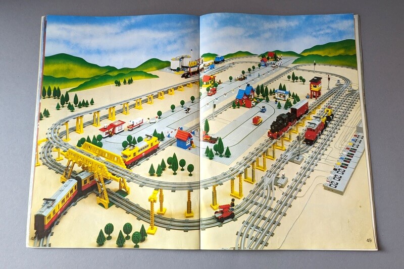 Eine große Eisenbahn-Welt aus Lego-Steinen und 12-Volt-Elementen in den 80er-Jahren.