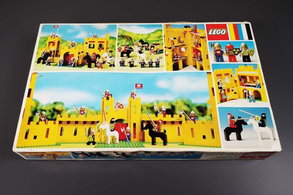 Rückseite der seltenen Box. Zu sehen sind viele tolle Alternativmodelle aus gelben LEGO-Steinen, die mit dem Set bebaut werden konnten.
