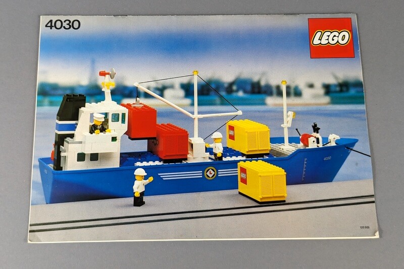 Die Bauanleitung von Lego-Set 4030 von vorn.