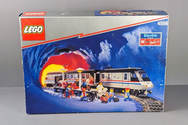 Die seltene und sehr teure Originalverpackung des Metroliners von Lego aus dem Jahr 1991.