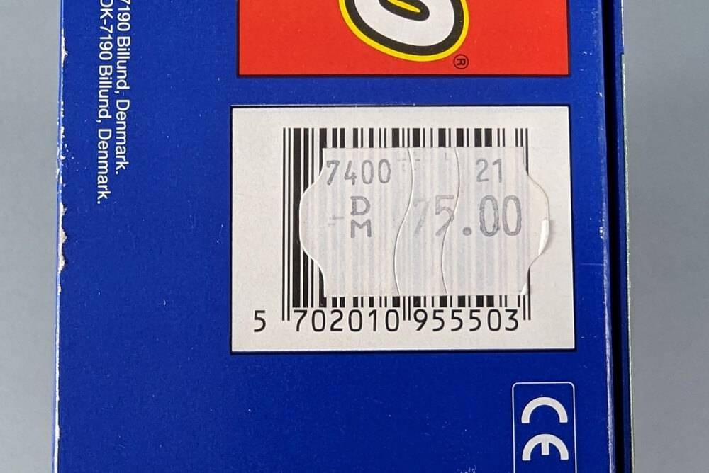 Das Preisschild ist original von 1991 und zeigt den Preis 75 deutsche Mark. 