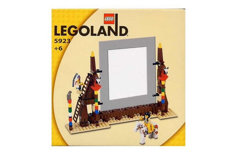 Bilderrahmen von Lego mit gebauter Western-Deko.