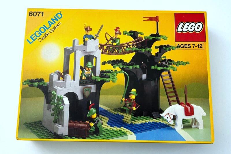 Lego-Set 6071 in seiner seltenen Box originalverpackt.