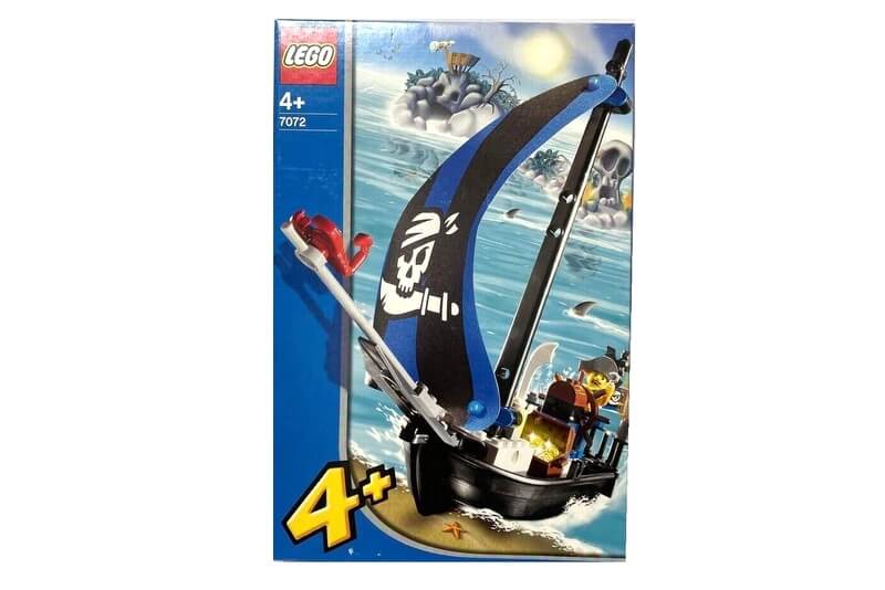 Kleines Piratenschiff von Lego au dem Jahr 2004.