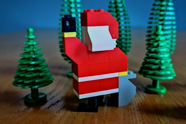 lego-brick-built-santa-claus