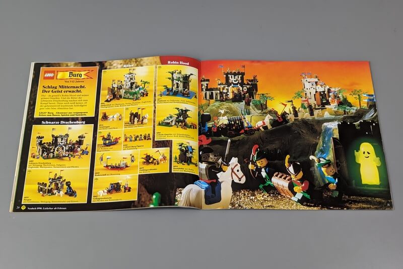 Die Seiten 20 und 21 im Lego-Katalog von 1990 zeigen die Ritter- und Burgenbaukästen.