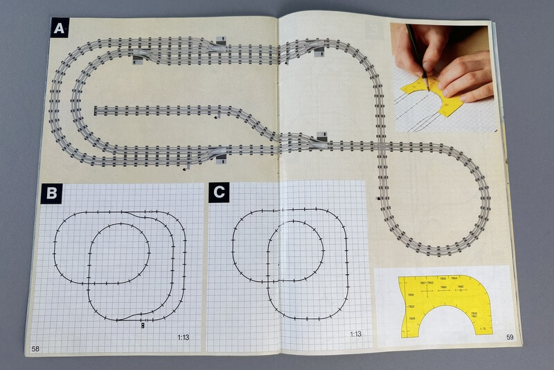 Schienenpläne aus Ideenbuch 7777, die man mit eigenen 12-Volt-Lego-Schienen selber nachbauen kann.