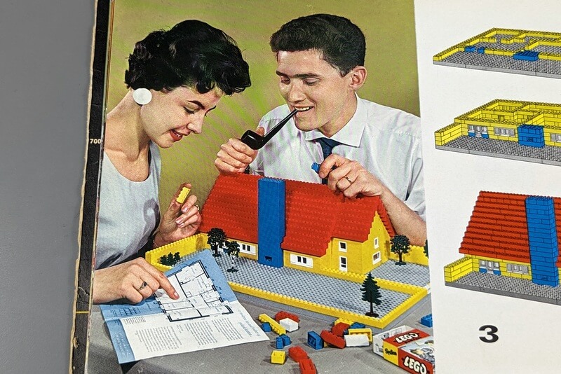 Lego-Ideenbuch 1 Kapitel 12 Detailbild von einem jungen Mann mit Pfeife und einer jungen Frau mit Fönfrisur.