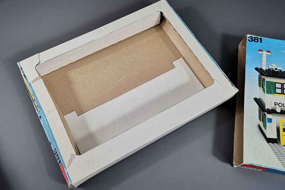 Der Innenkarton bestaht aus doppelwandiger weißer Pappe und gibt der Verpackung eine gute Stabilität.