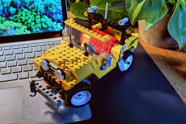 lego-jeep-homeoffice