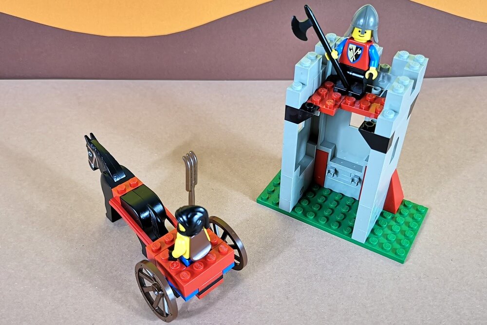 Lego-Ritterturm von hinten.