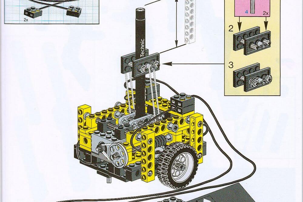 Zeichen-Rover aus Technic-Bausteinen. 