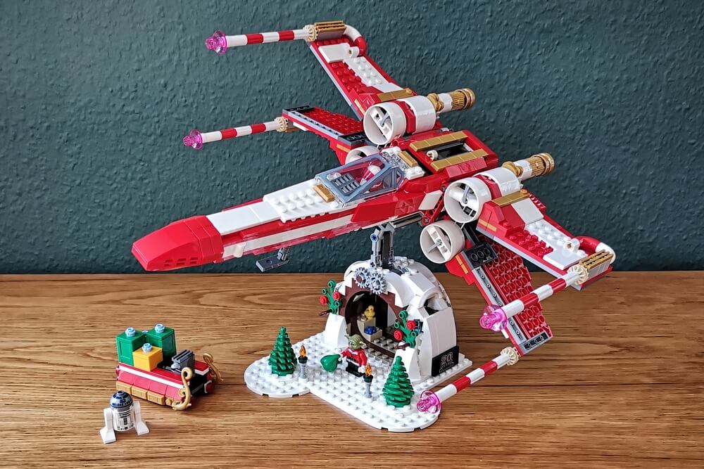 Lego-X-Wing beim Fliegen.